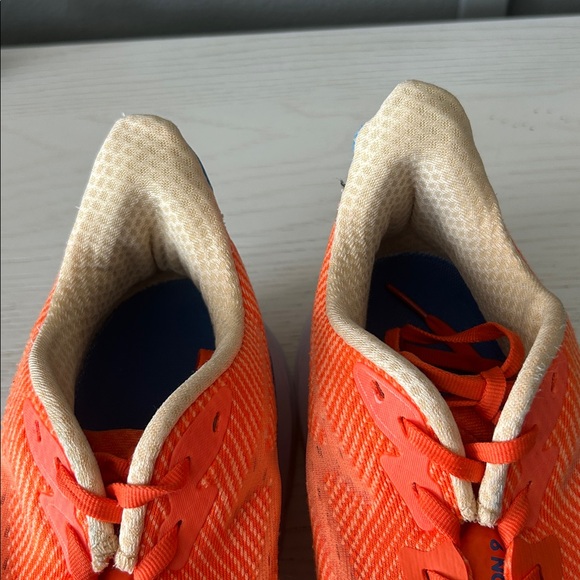 Hoka Men's Clifton 9 in the Vibrant Orange/Impala color 9.5 - Picture 8 of 8
